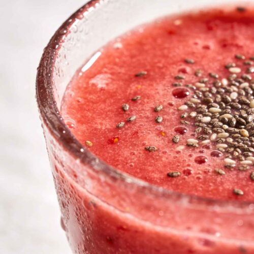 strawberry smoothie with chia seeds
